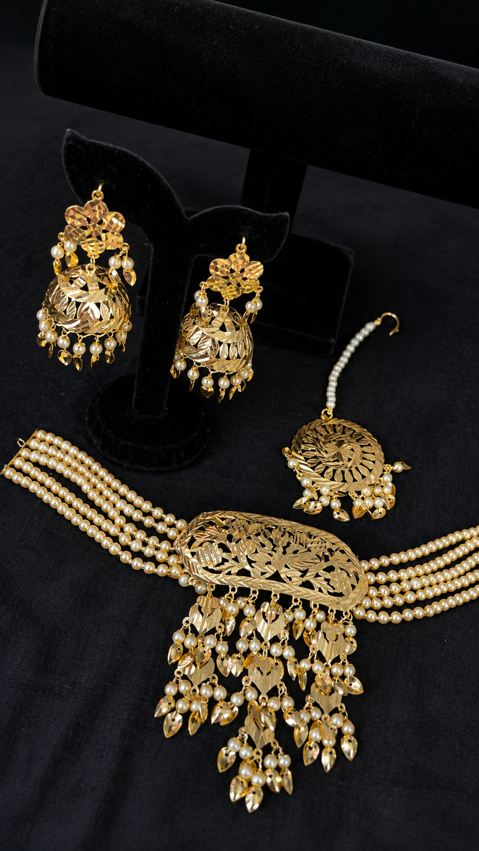 Traditional Pearl Beaded choker Set