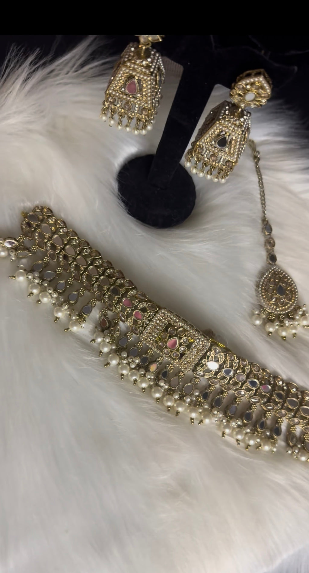 Royal Gold-Tone Bridal  Set with Jhumka Earrings & Maang Tikka – Pearl Drop Design