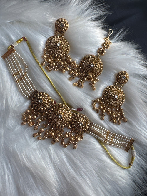 Elegant Multicolour Pearl Necklace & Earring Set
